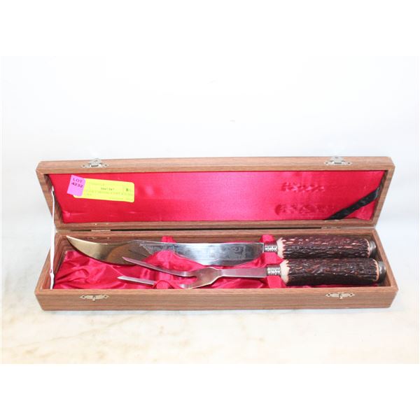 VINTAGE CARVING KNIFE & FORK IN CASE