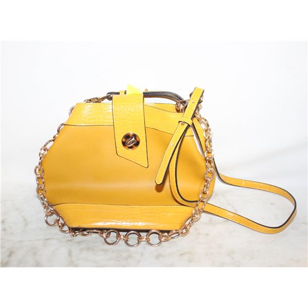 LADIES HANDBAG/CROSS BODY PURSE METAL