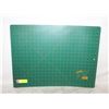 Image 1 : FABRIC CUTTING BOARD