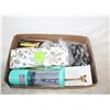 Image 1 : FLAT MISC KITCHEN SUPPLIES