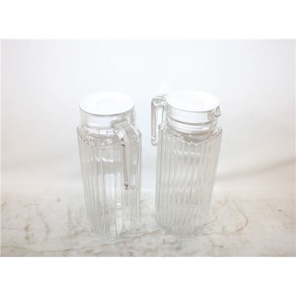 SET OF 2 MATCHING GLASS PITCHERS, CLEAR