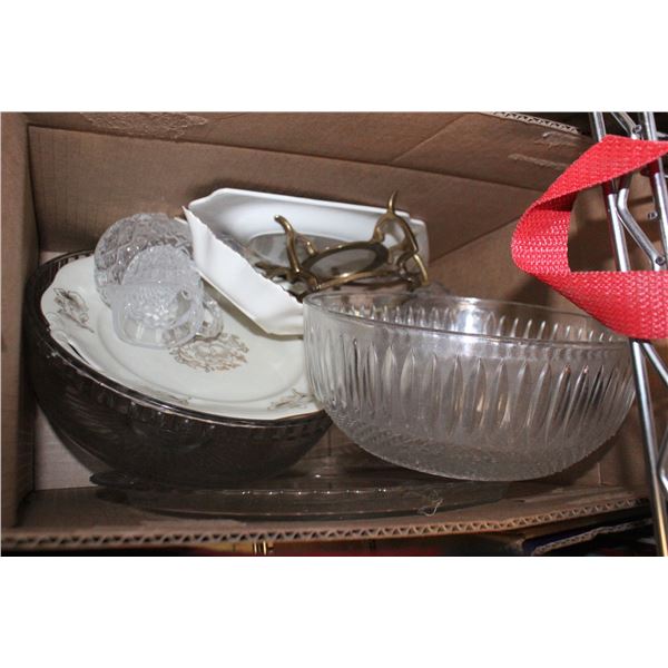 LOT OF VINTAGE DISHES
