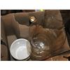Image 2 : LOT OF VINTAGE DISHES