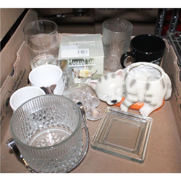 LOT OF GLASSWARE
