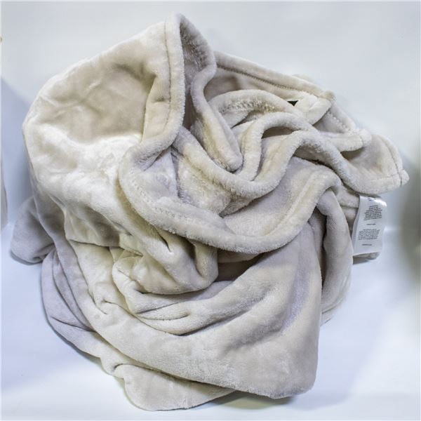 KATE SPADE THROW BLANKET WHITE TWIN SIZE
