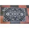 Image 1 : SADIE CHENILLE ACCENT RUG BLACK & WHITE - 30 X 45"