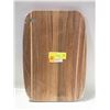 Image 1 : WOOD CUTTING BOARD. NEW IN PACKAGING.