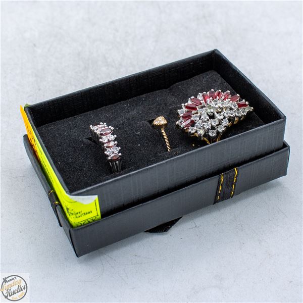 3 COSTUME JEWERLY RINGS IN BOX