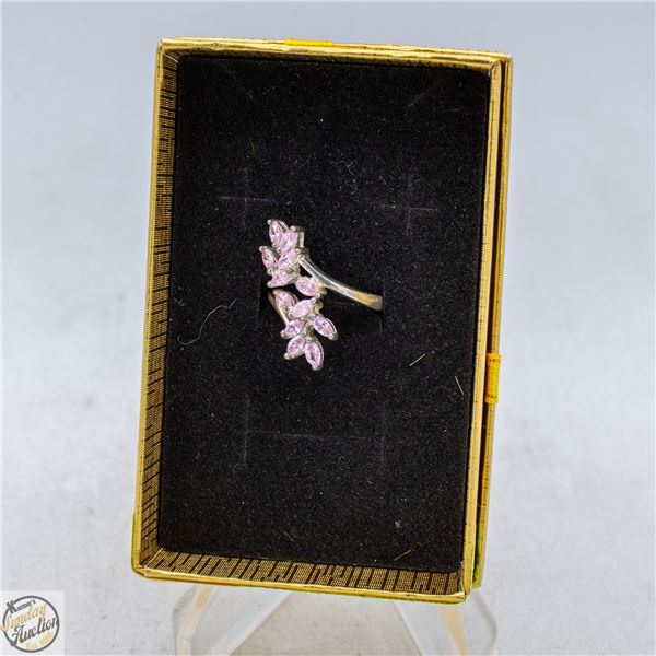 VINTAGE STERLING SILVER WOMANS RING SZ 4.5 W/PINK