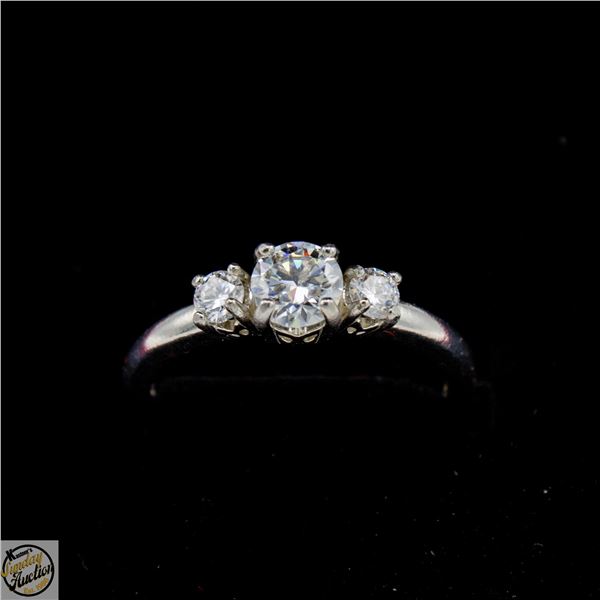 #4697-CUSTOM SET 0.50 CT GRA CERTIFIED