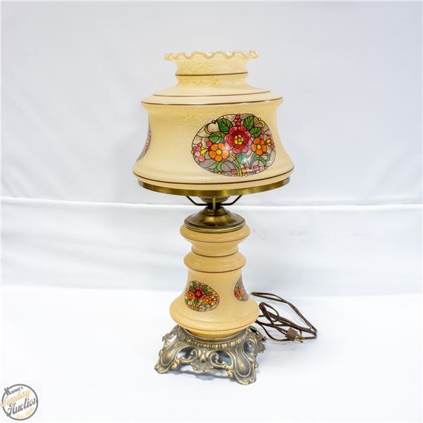 VINTAGE GLASS SHADE TABLE LAMP H-22"