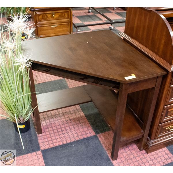 SMALL CORNER WOODEN DESK H-29.5 W-31.75"
