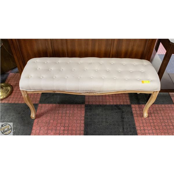 BUTTON 'STUDDED' ACCENT END OF BED