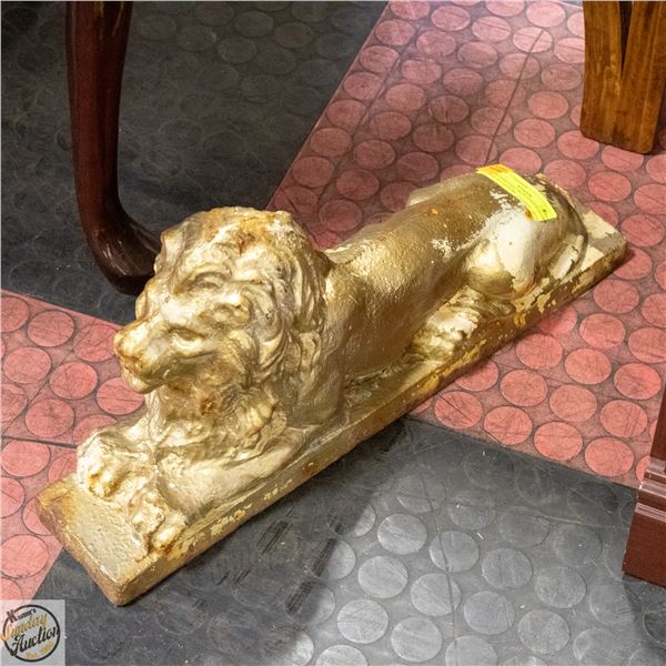 VINTAGE CAST IRON GOLD-COLOR LION SCULPTURE