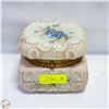 Image 1 : ESTATE WAVECREST DRESSER JAR (HOLE IN CORNER)
