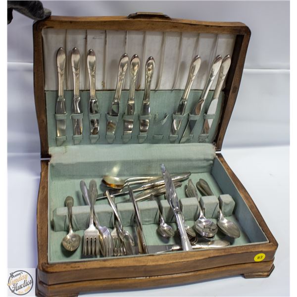 VINTAGE BOXED FLATWARE
