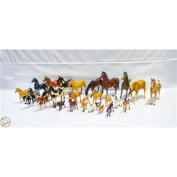 LOT OF VINTAGE PLASTIC HORSES