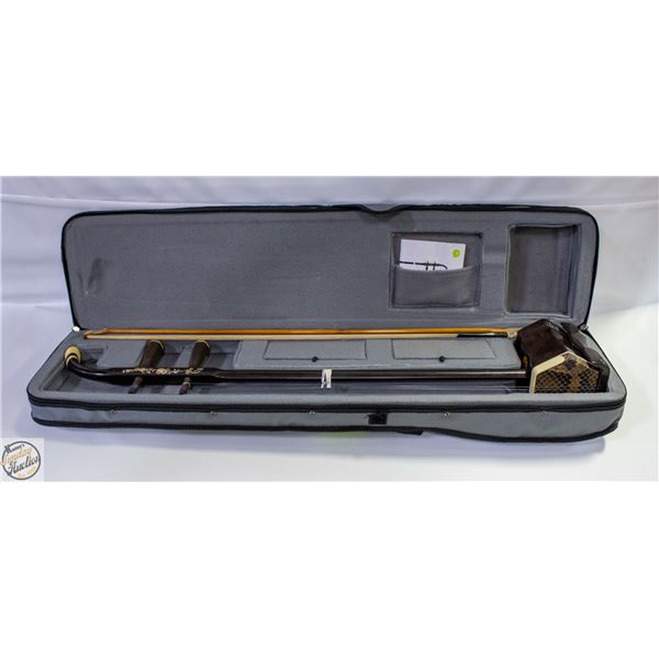 VINTAGE CHINESE JURU STRINGED INSTRUMENT