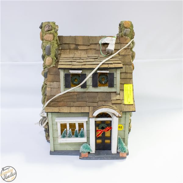 VINTAGE WOOD HOUSE WITH WORKING LIGHTS