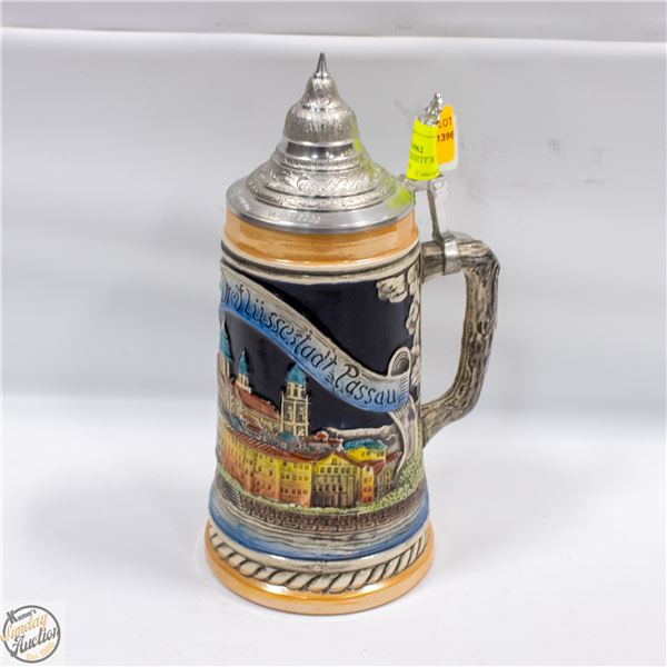 VINTAGE HANDARBEIT R.BAY HAND PAINTED MADE IN