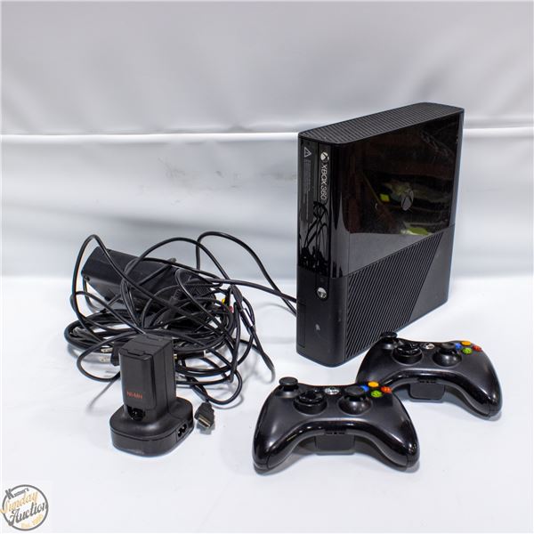 XBOX 360 CONSOLE WITH HOOK UP/CONTROLLER