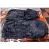 Image 1 : LOT OF 2 DARK BLUE SHERPA STYLE SEAT COVERS