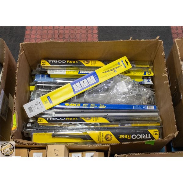 BOX OF WINDSHEILD WIPPERS
