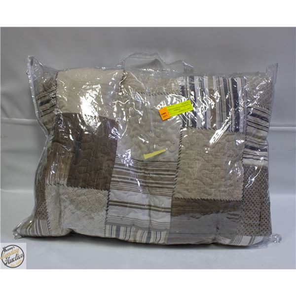 NEW TAUPE PLAID KING SIZE QUILT & SHAMS