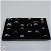 Image 1 : 20 ASSORTED SIZED RINGS IN BLACK VELVET