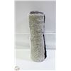 Image 1 : 18" X 47" SMALL CARPET/RUNNER