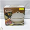 Image 1 : SIGNATURE EMBOSSED CLASSICS 4QT