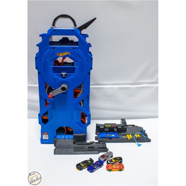 ESTATE HOTWHEELS GARAGE WITH 5 CARS