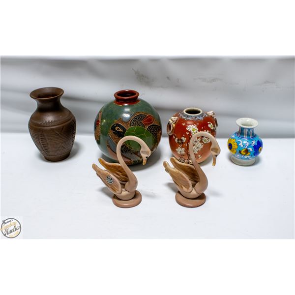 ESTATE POTTERY/SWAN PAIR CANDLE HOLDERS