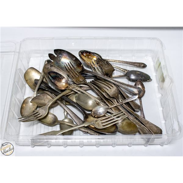 ESTATE ANTIQUE CUTLERY COLLECTION