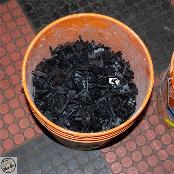 FULL BUCKET OF SPIN DOCTOR TILE LEVELING