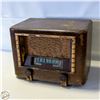 Image 1 : ANTIQUE RCA VICTOR RADIO (CIRCA 1939-45)
