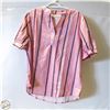 Image 1 : NEW L EMERY ROSE NOTCHED V NECK BUTTON
