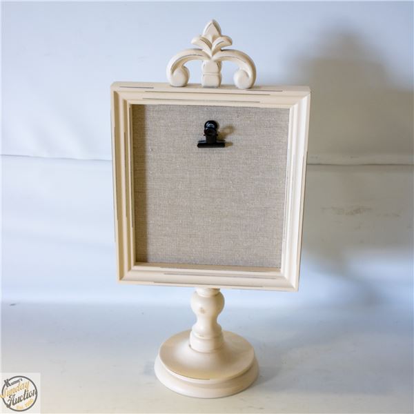 SHABBY CHIC WOODEN PEDESTAL PICTURE/