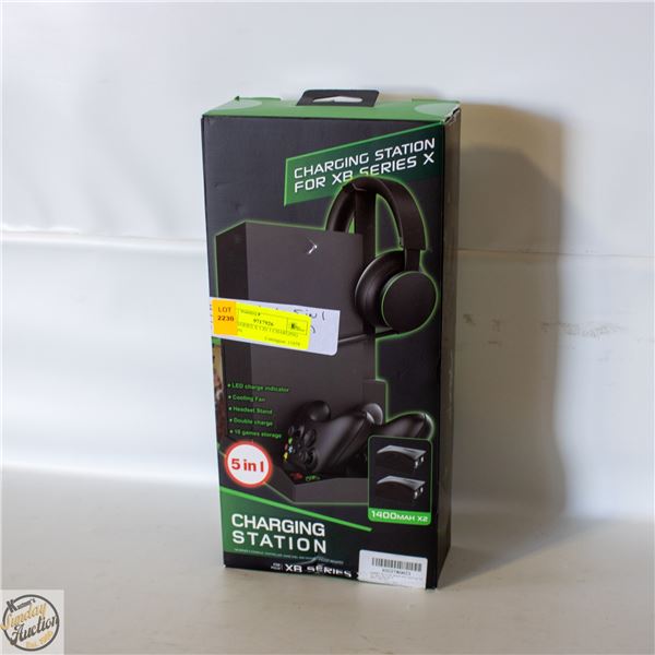 XBOX SERIES X 5 IN 1 CHARGING STATION
