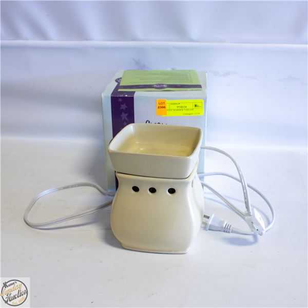 SCENTSY WARMER "CREAM"