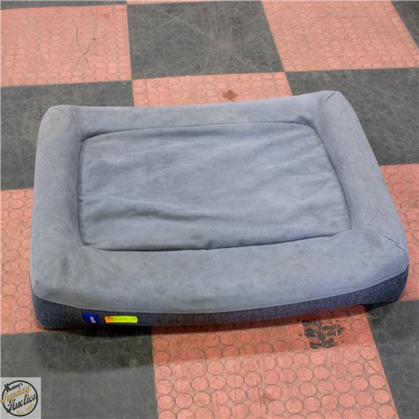 LARGE DOG BED