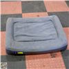 Image 1 : LARGE DOG BED