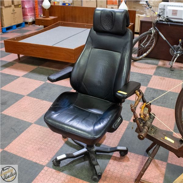 BLACK GAMING/OFFICE CHAIR WITH