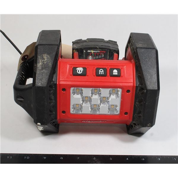 MILWAUKEE HAND HELD LIGHT***POLICE SEIZURE***