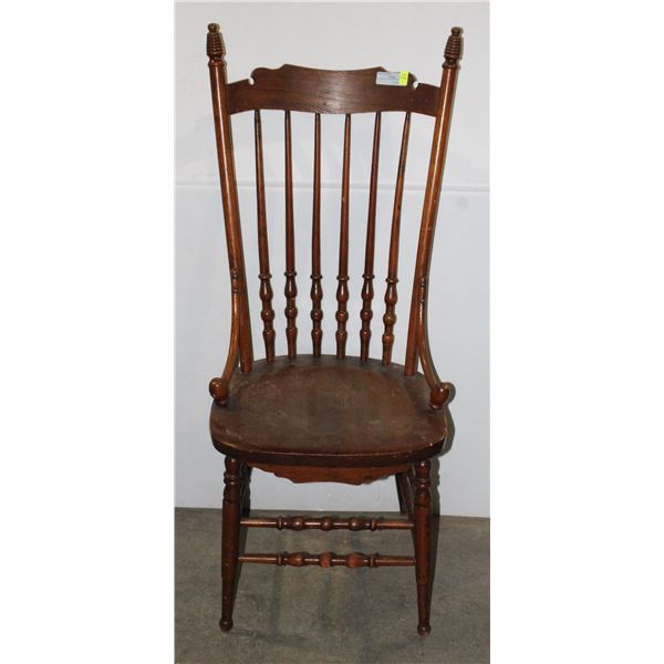 ANTIQUE OAK SPINDLE CHAIR