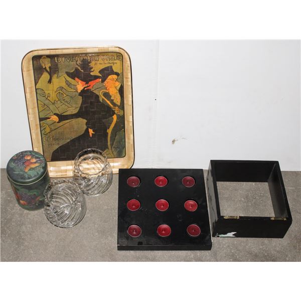BOX OF HOME DECOR INCLUDING TEALIGHT HOLDER,