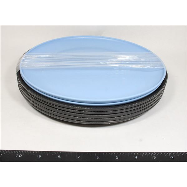 BIG BUNDLE OF PLASTIC PLATES
