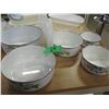 Image 1 : 2 BOXES C/W PLASTICWARE & DISHWARE