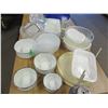 Image 2 : 2 BOXES C/W PLASTICWARE & DISHWARE