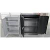 Image 2 : 2 Metal Cabinets With Doors